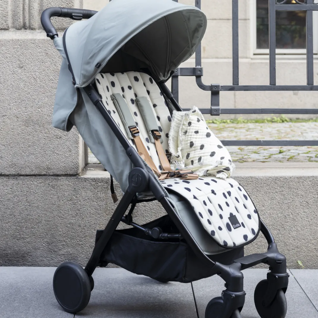 Barnvagnsdyna CosyCushion™ - Dalmatian Dots Grande