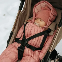 Stickad Mössa - Rosy Bow